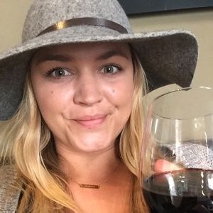 Meet your Posher, Stephanee